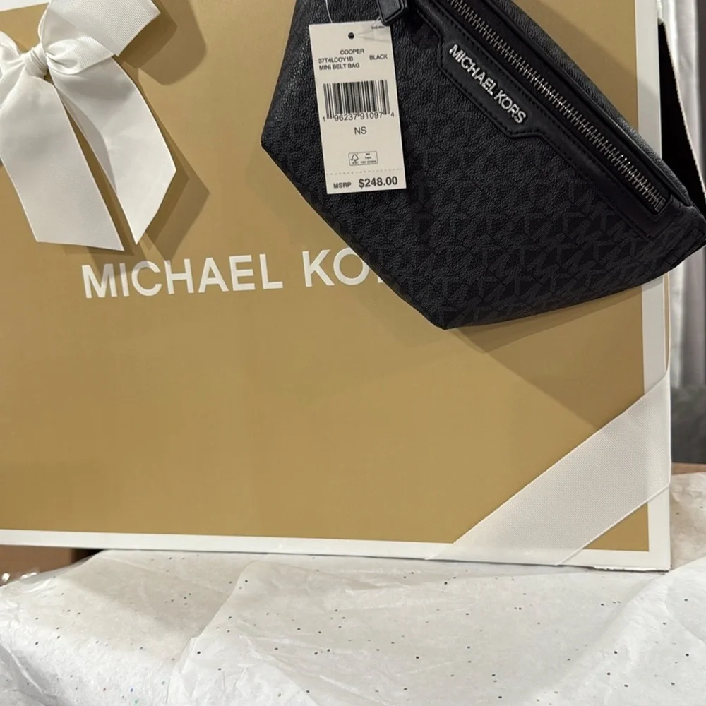 Michael Kors Black Fanny Pack Men's Bag - Picture 2 of 5